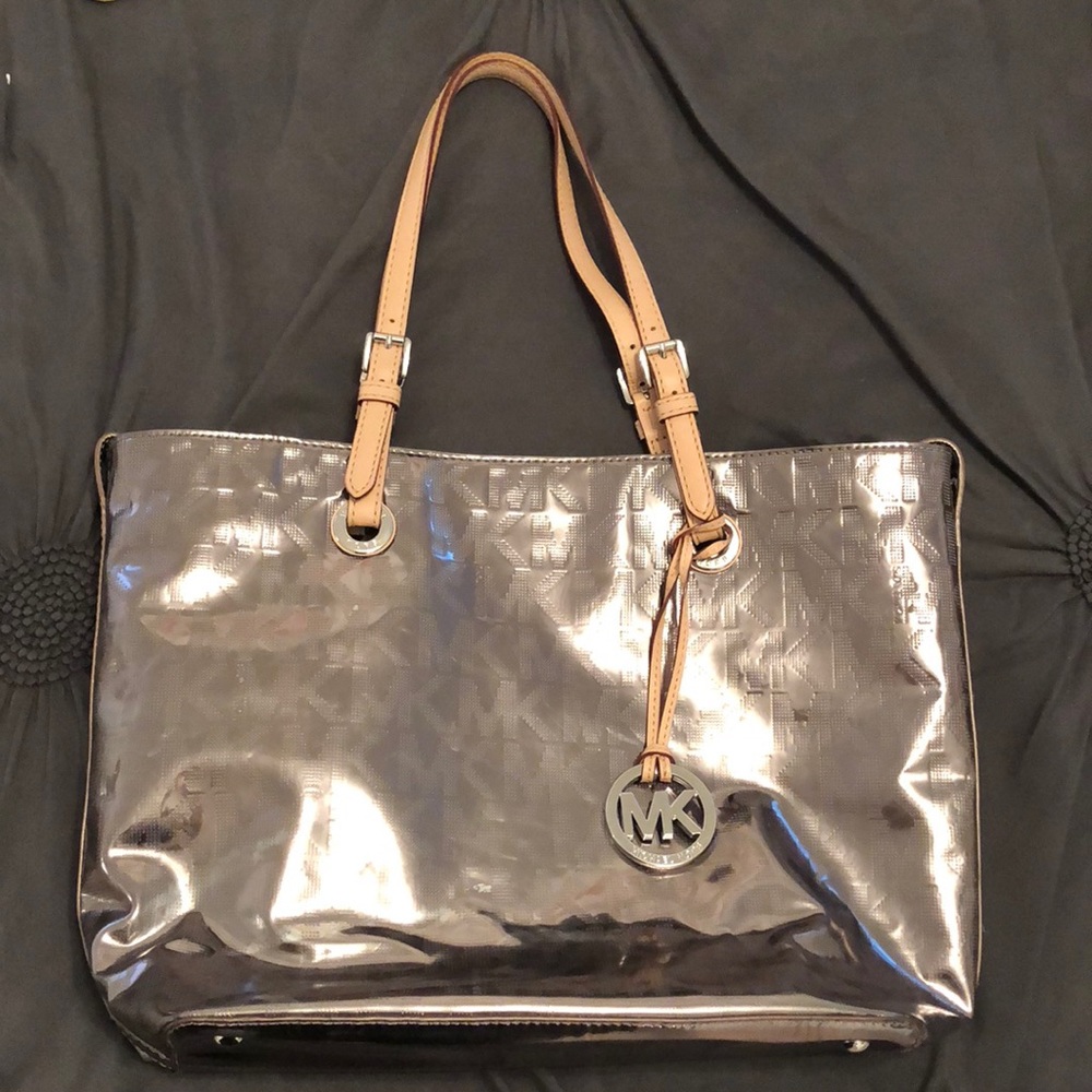 MK tote